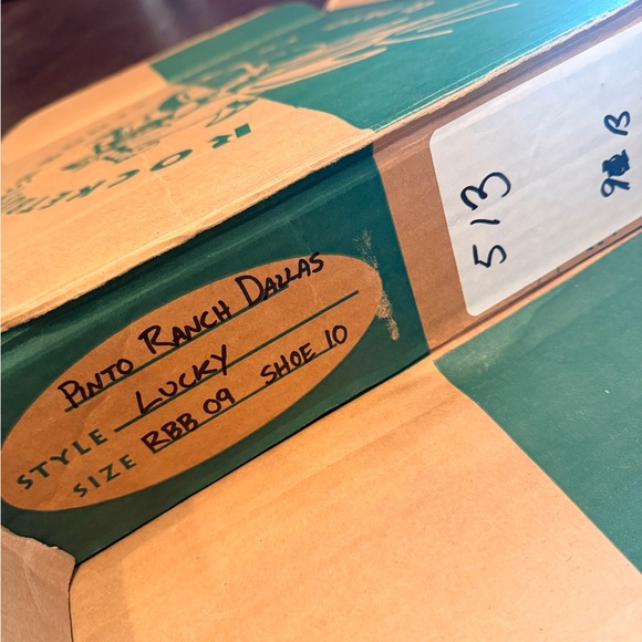 Guitar Design Cowboy Boots - Picture 5 of 10